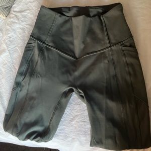 Lululemon All The Right Places Crop | Size 4 | 23” Inseam